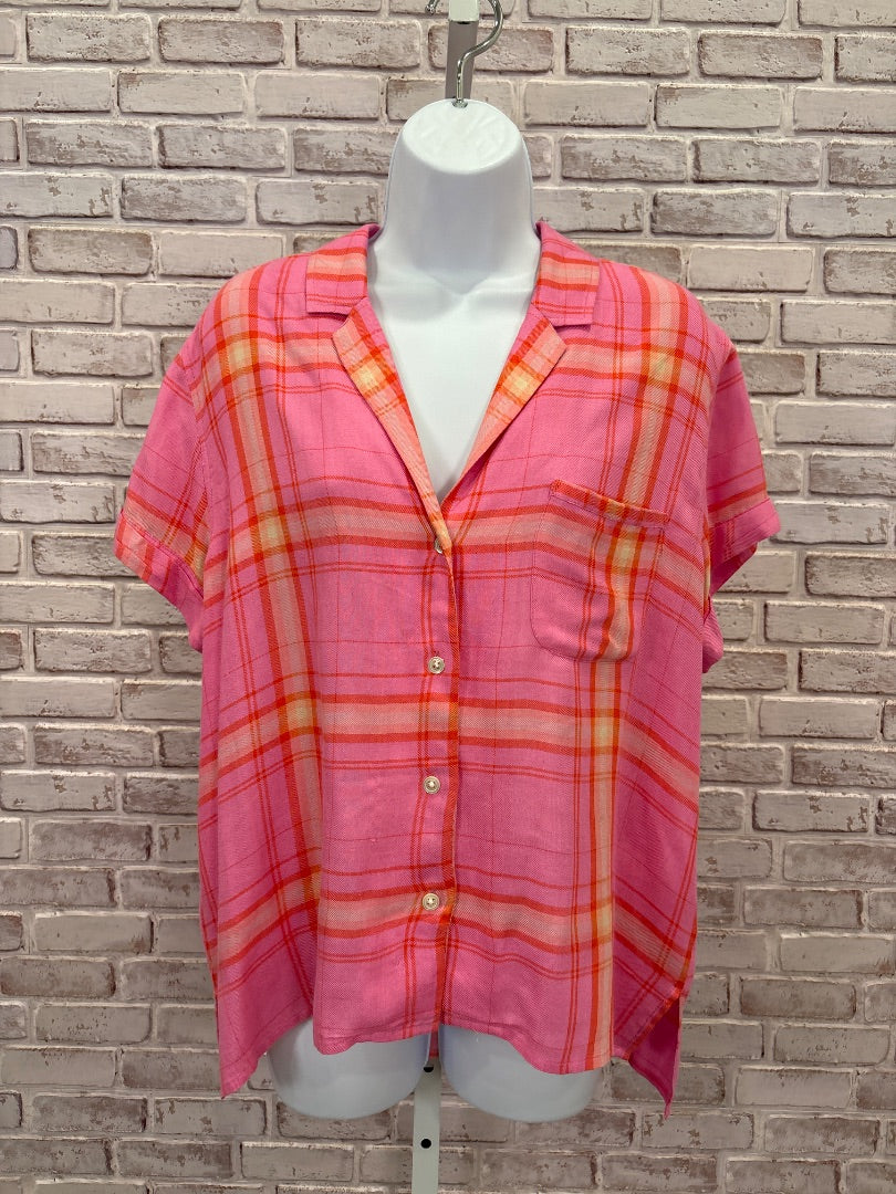 Paige Shirt, Pink plaid, Medium, Used - Good