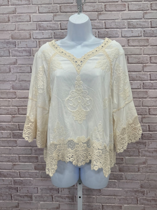 Democracy Shirt, White/offwhite, Small, Used - Good