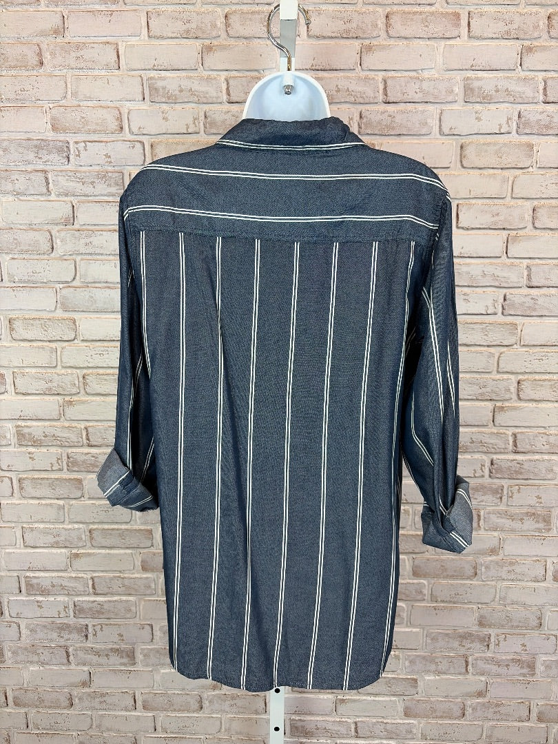 Velvet Heart Shirt, Blue/white stripes, Medium, Used - Good