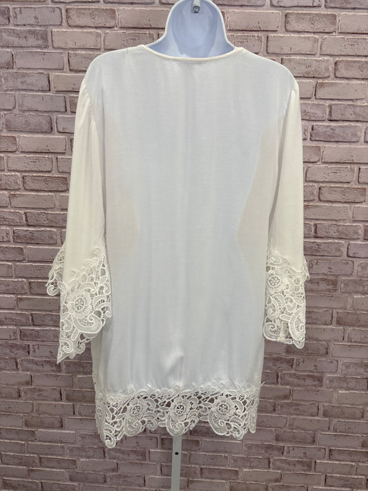 Blue island Coverup, White, Medium, Used - Good