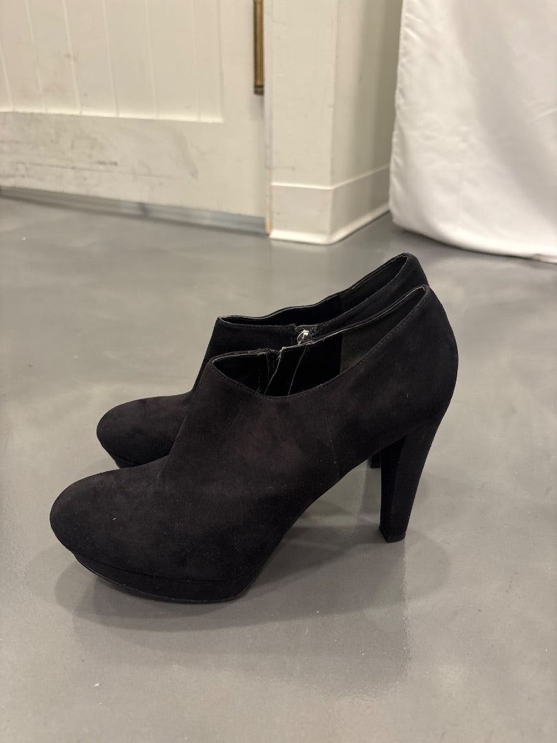 Marc Fisher Heels, Black, 10