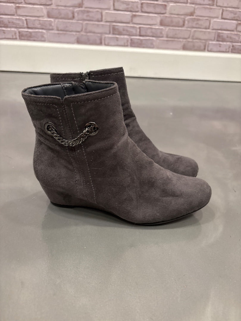 Impo Booties, Grey, 8.5, Used - Good