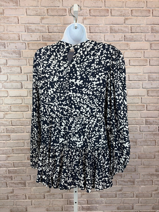 Time and Tru Shirt, Nvy/floral, Large, Used - Excellent