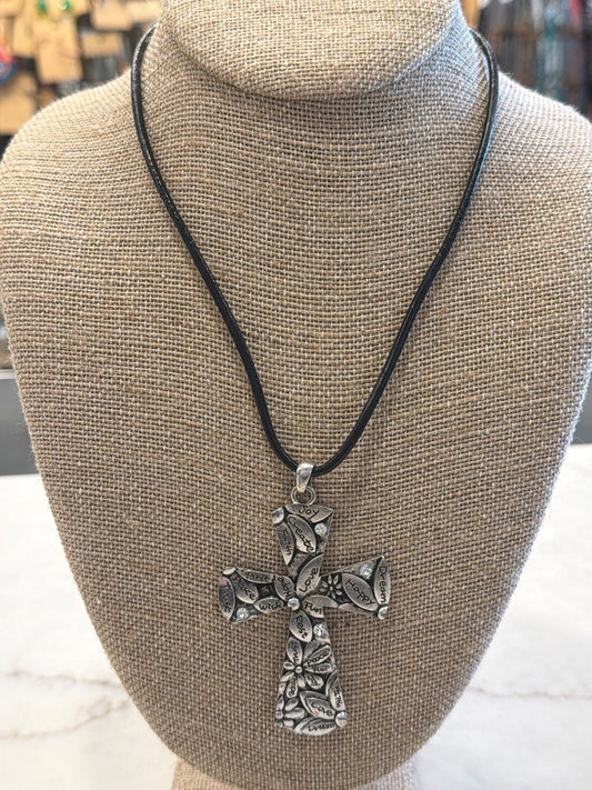 Various Necklace, Black/silver, One Size, Used - Good