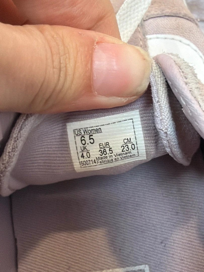 Vans Lace Up Low Top Sneakers – Purple, Size 6.5 – Fair Condition