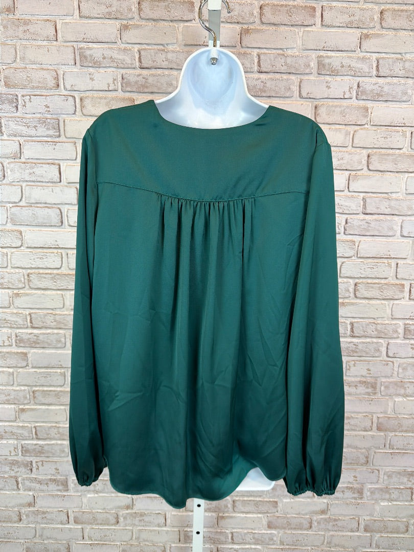 She & sky Shirt, Green, Large, Used - Good
