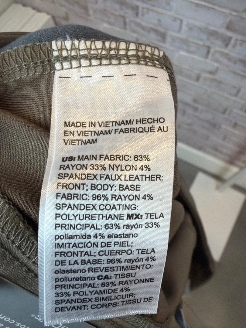 Chicos Bottom - Pants – Chicos Faux Leather Ankle Legging Pants, Beige, 8, New With Tags