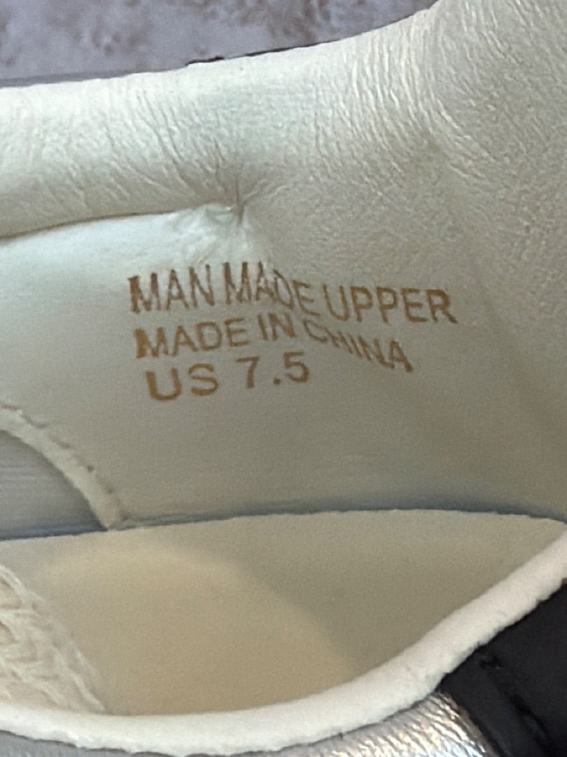 Mi.im Sneakers, White/black, 7.5, Like New