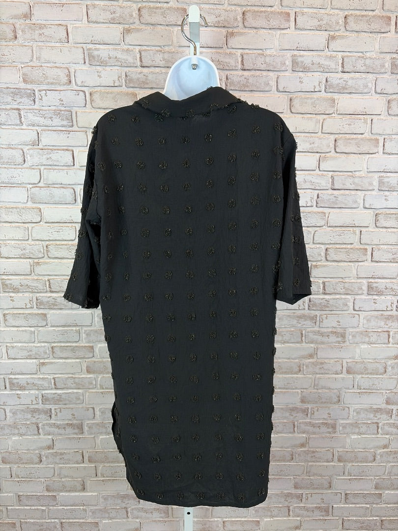 B Shirt, Black, Medium, Used - Good