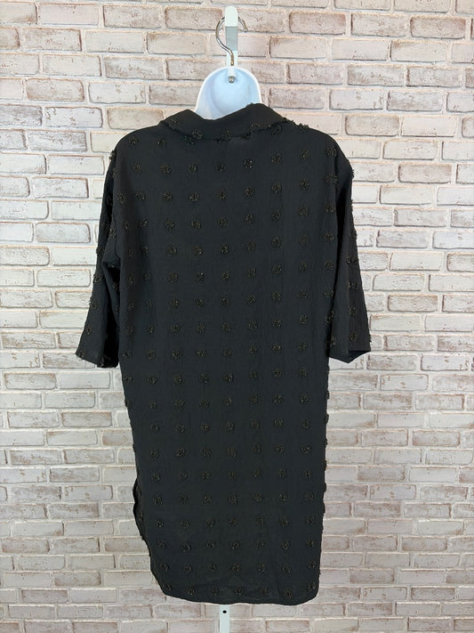 B Shirt, Black, Medium, Used - Good