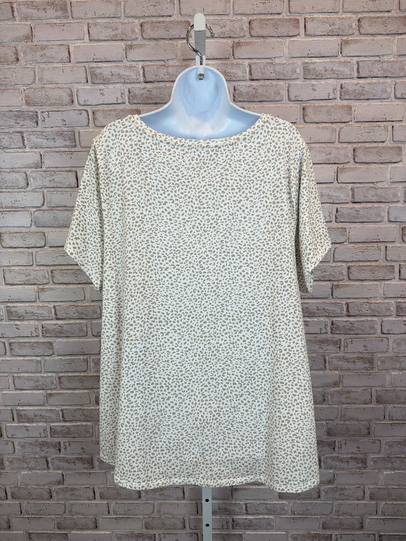 Belle Shirt, White/brown animal, XXL, Used - Good