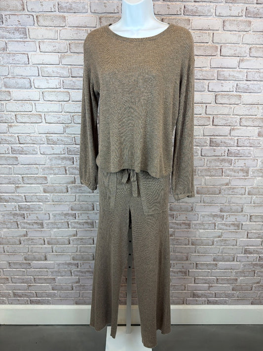 Splendid Matching Clothing Set, Light brown, Small, Used - Excellent