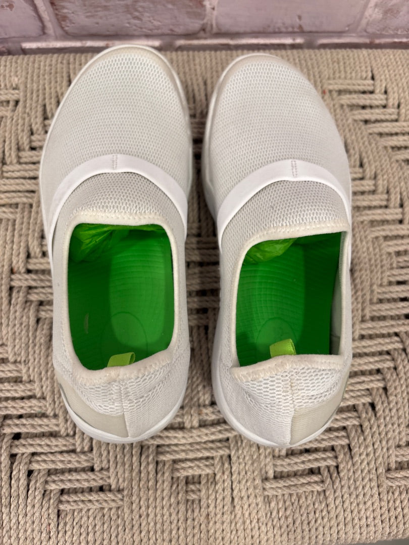 Oofos Sneakers, White, 9, Used - Good