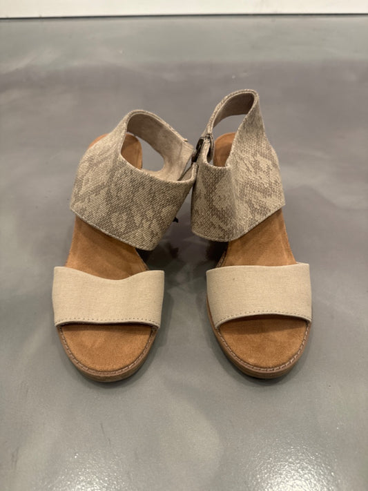 Tom’s heels, Beige, 7.5, Used - Good