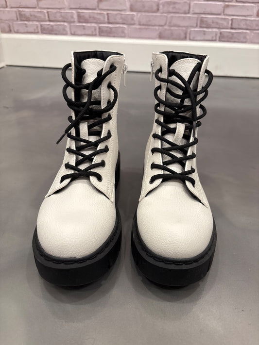 Mix no 6 Booties, White, 7.5, Used - Good