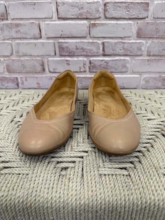 Naturalizer Flats, nude, 7.5, Used - Good