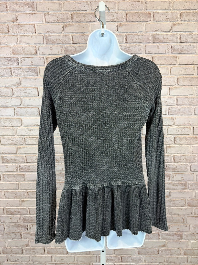 Time and Tru Shirt, Grey, Small, Used - Excellent