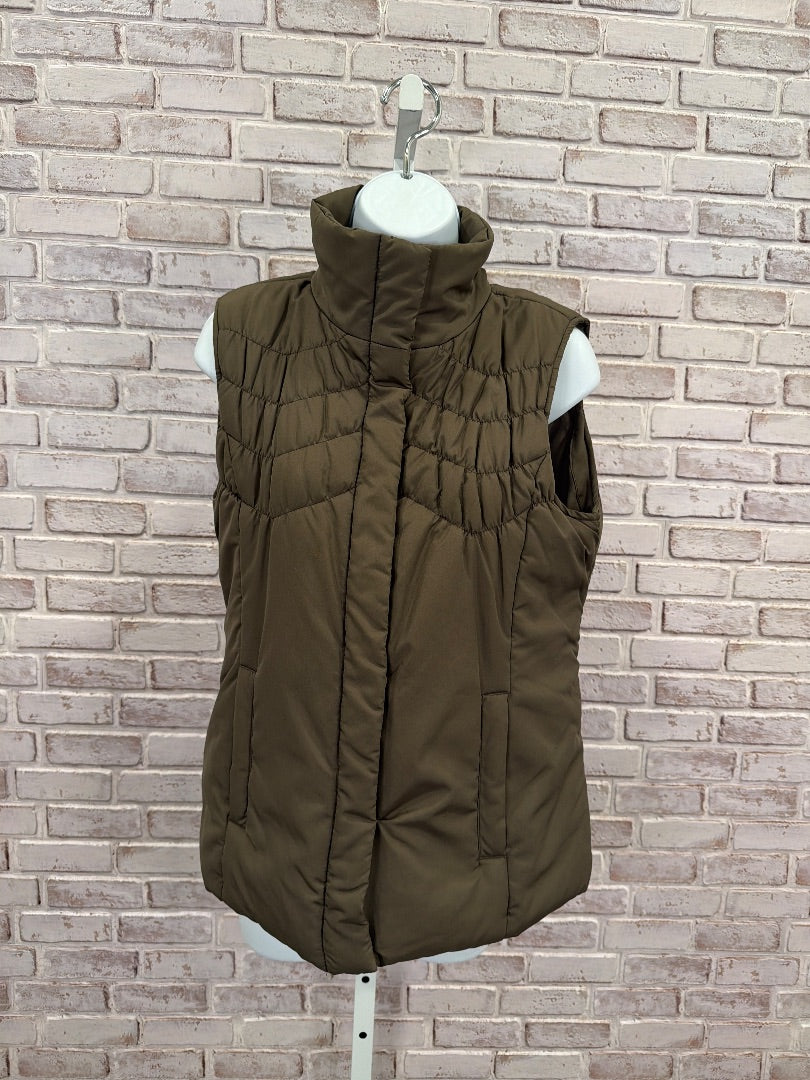 Izod Vest, Brown, Medium, Used - Good