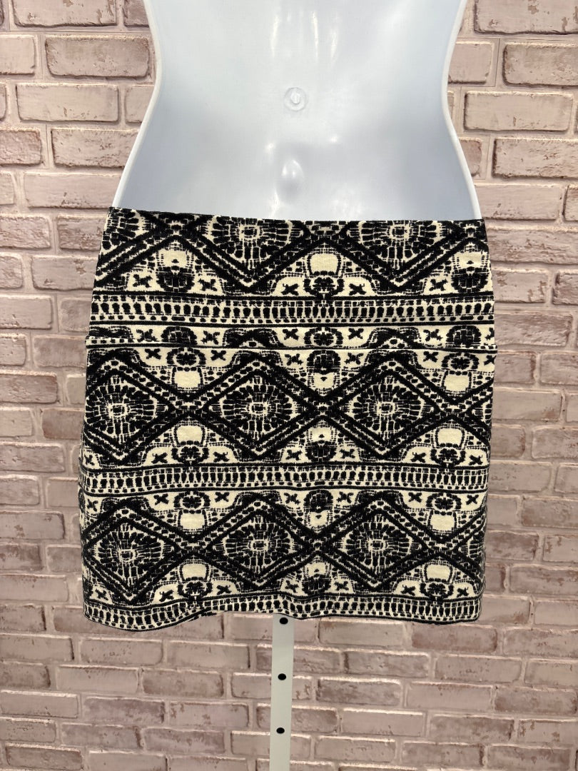 Analogy Skirt, Black/white, Medium, Used - Good