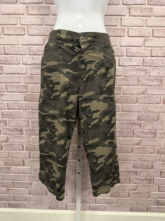 Dash Capris, Camo, Medium, Used - Good