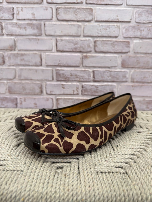 Willi Smith Flats, Giraffe, 9, Used - Good