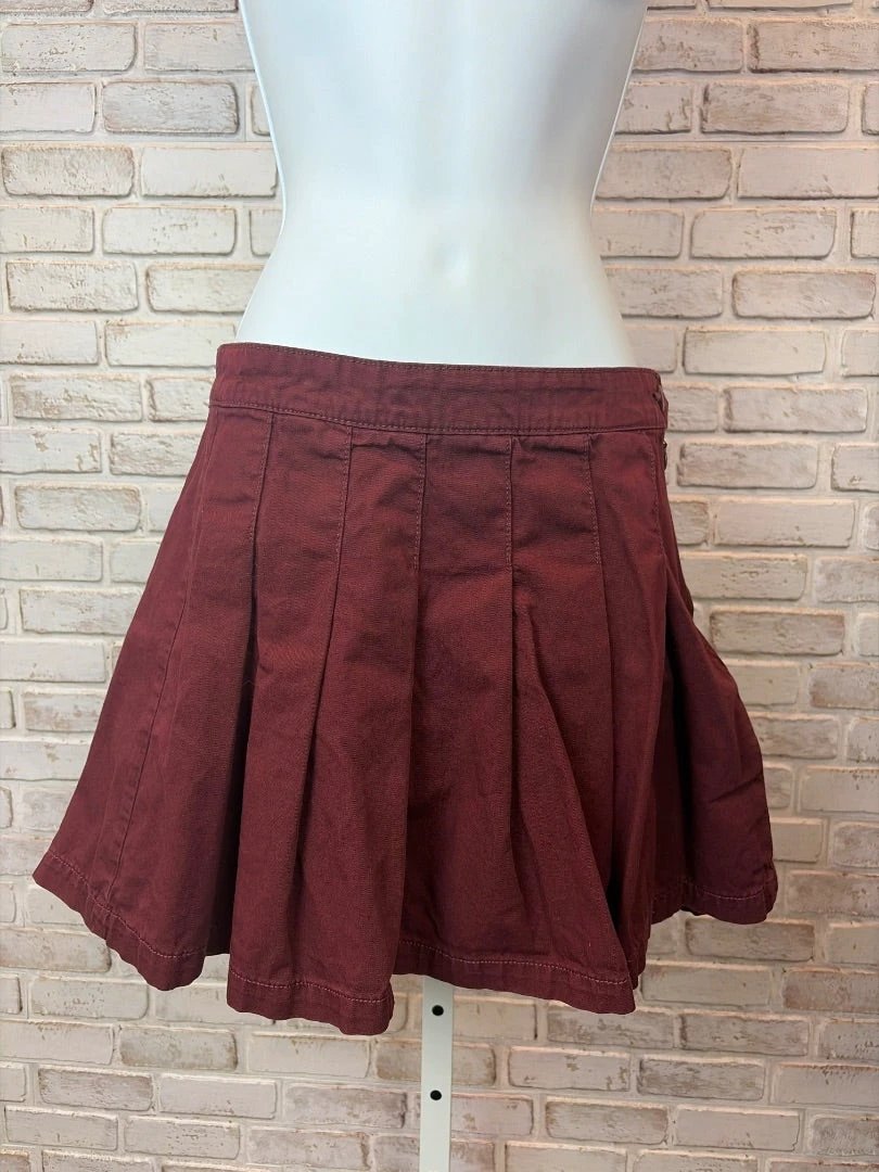 American Eagle Bottom - Skirt – American Eagle Pleated Mini Skirt, Maroon, 0, Used - Excellent