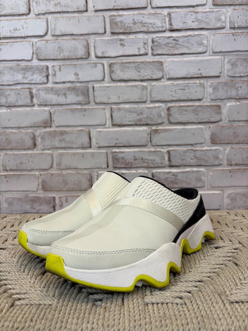 Sorel Sneakers – White multi, Size 9 – Excellent Condition