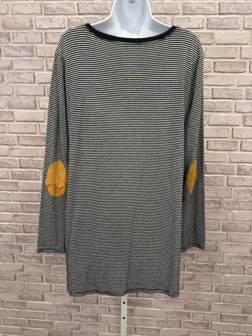 24/7 Maurices Shirt, Black/white stripes, XXL, Used - Good