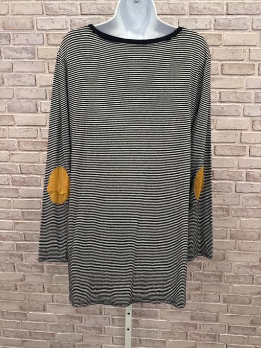 24/7 Maurices Shirt, Black/white stripes, XXL, Used - Good