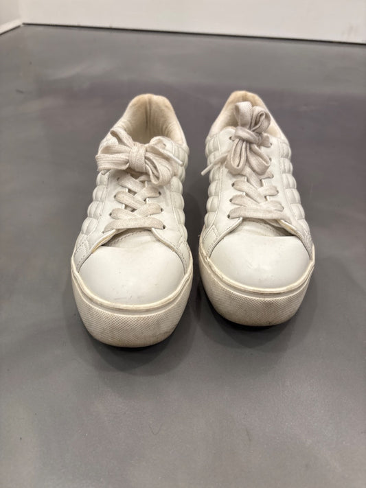 Soda Sneakers, White, 7.5, Used - Good