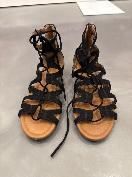Crown vintage Sandals, Black, 6, Used - Good