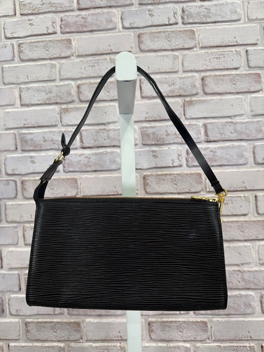 Louis Vuitton Handbag, Black, One Size, Used - Good