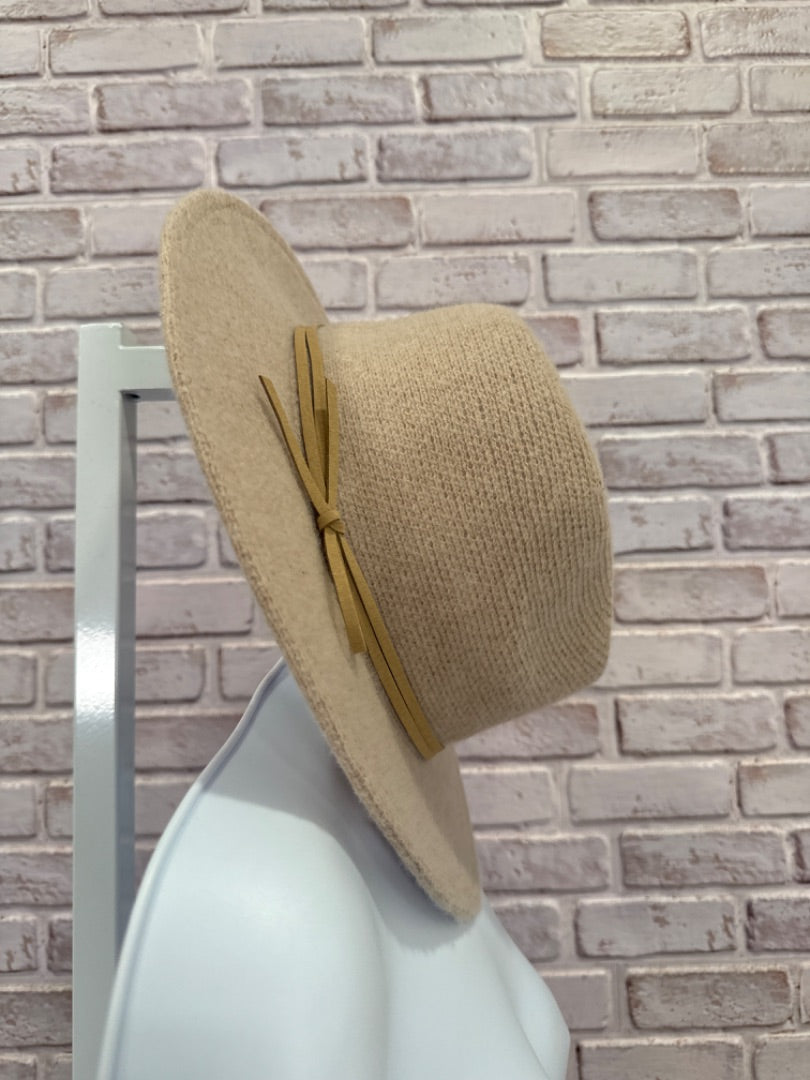 Universal Thread Hat, Beige, One Size, Used - Good