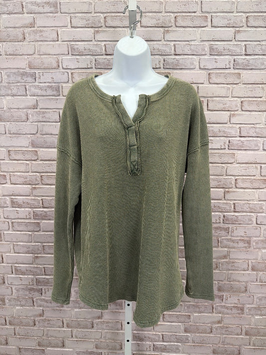 Grace & Lace Shirt, Green, Large, Used - Good