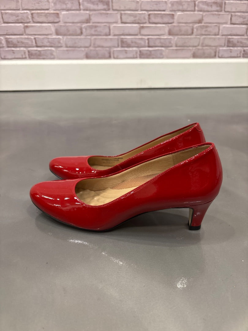Walking Cradles Heels, Red, 9.5N, Used - Good
