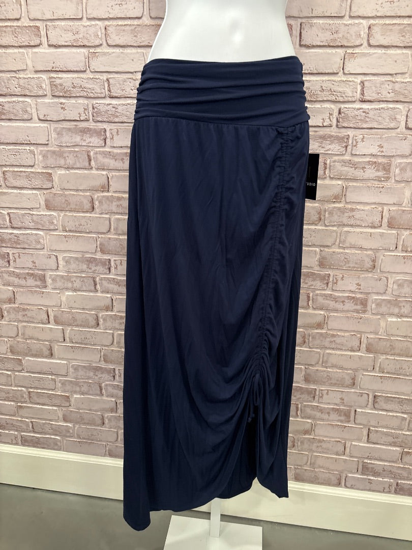In studio Skirt, Navy, Large, New With Tags