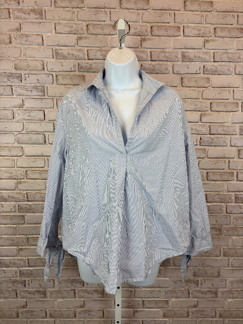 BP Shirt, Blue/white stripes, Small, Used - Good