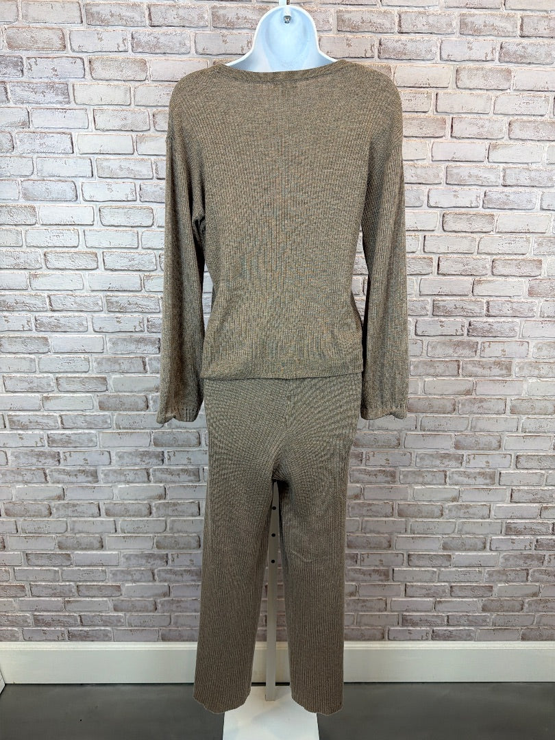 Splendid Matching Clothing Set, Light brown, Small, Used - Excellent