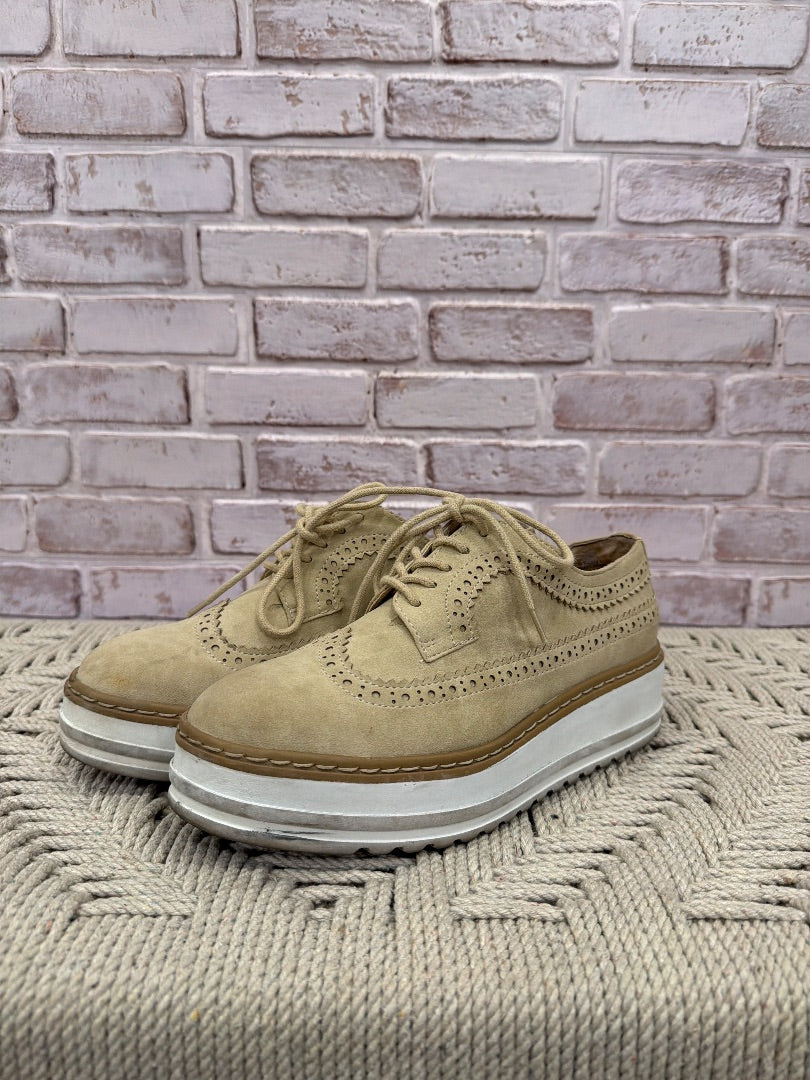 Seven Dials Sneakers, Tan, 7.5, Used - Good