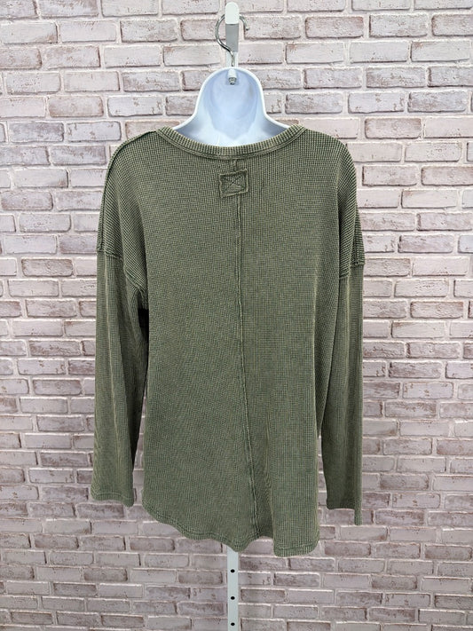 Grace & Lace Shirt, Green, Large, Used - Good