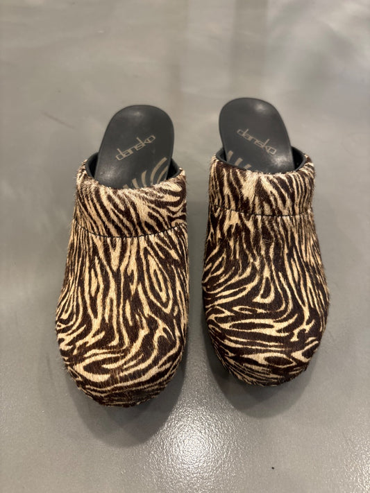 Dansko Clogs, Animal, 7