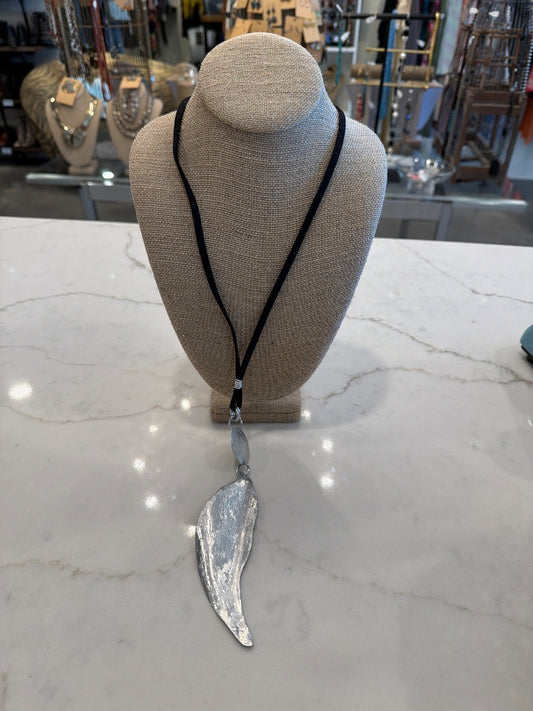 Various Necklace, Black/silver, One Size, Used - Good