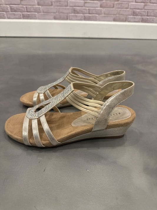 Kelly & Katie Sandals, Gold, 9, Used - Good