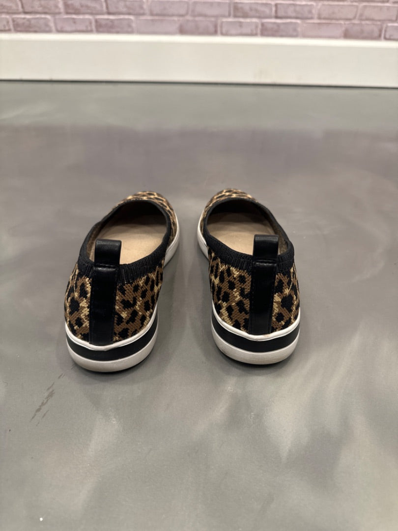 Aubrey Lynn Flats, Animal, 8, Used - Good