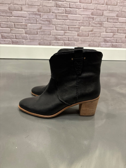 Bass Booties, Black, 9.5, Used - Good