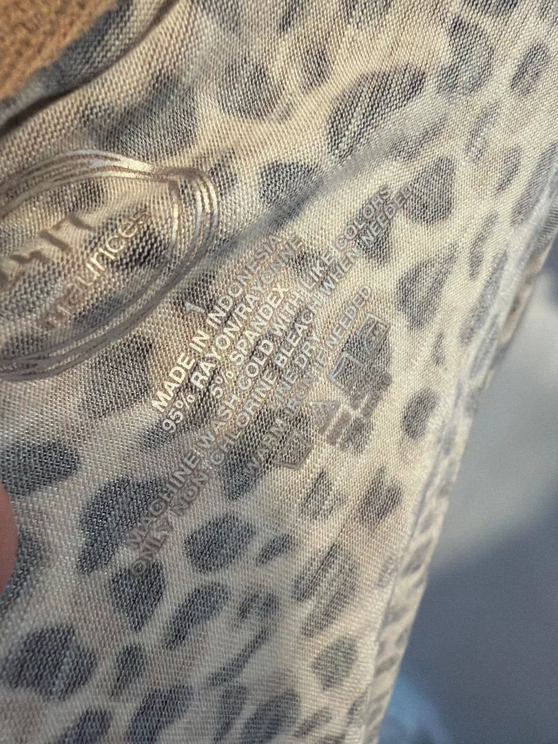 24/7 Maurices Shirt – Cheetah, Size 1 – Excellent Condition