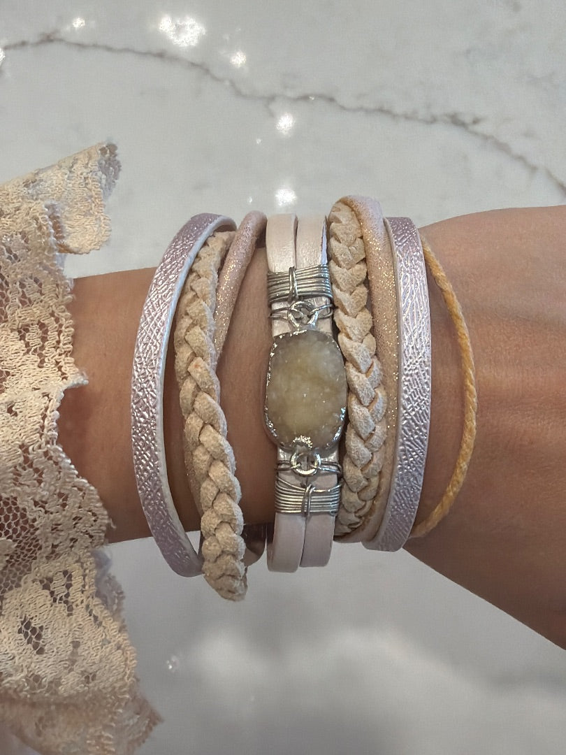 Various Bracelet, Beige multi, One Size, Used - Good