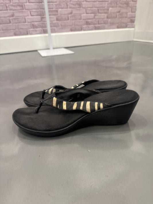 Aerosoles Sandals, Black, 9, Used - Fair