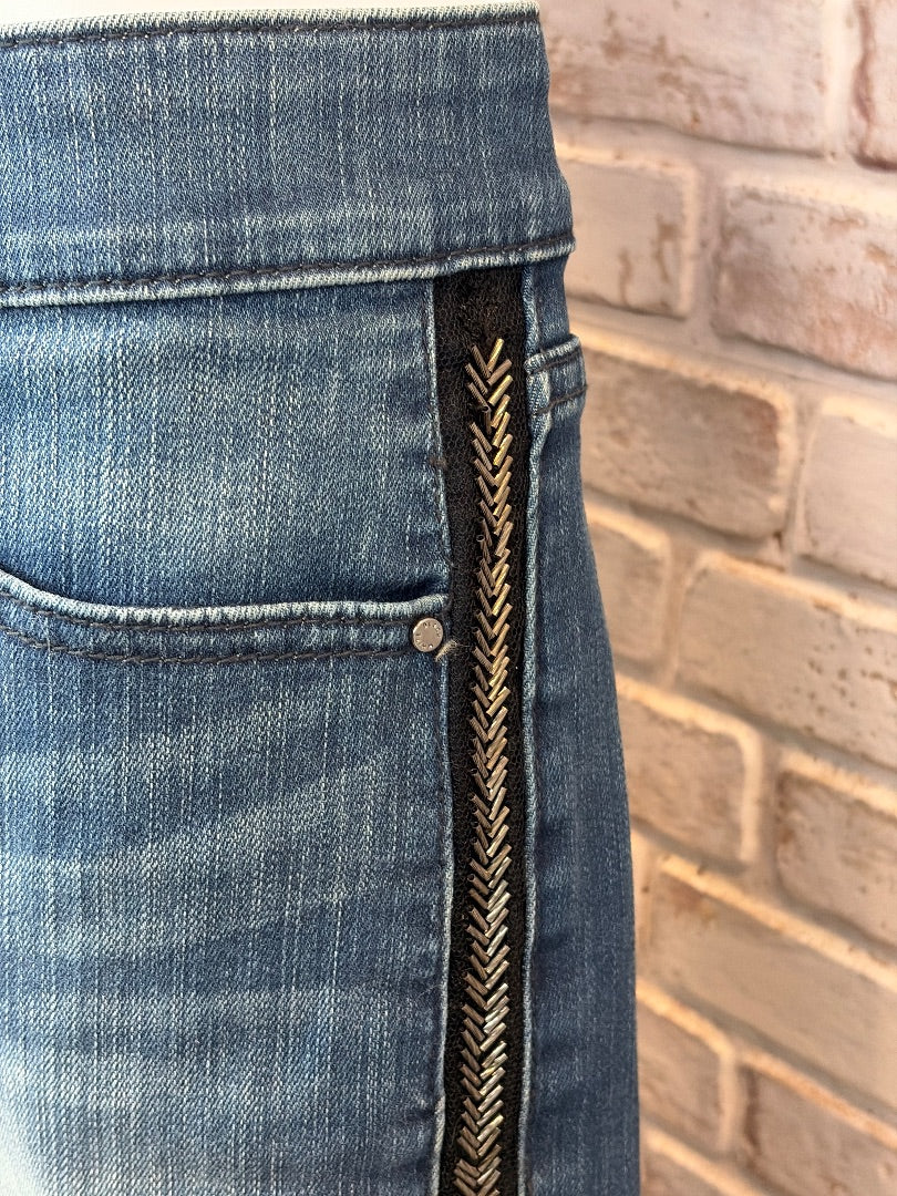 White House Black Market Embroidered Skinny Ankle Jeans, Denim, 4, Used - Excellent