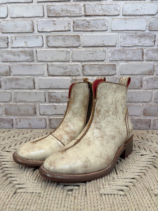 Bedstu Booties, Beige, 6, New With Tags